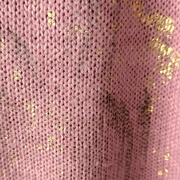 Elegant Pink Sweater with Sequin Pocket - Picture 3 of 8